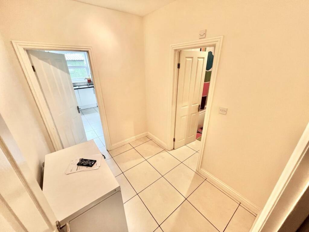 Lovely Spacious Room Near Train Station And University Dallington  المظهر الخارجي الصورة